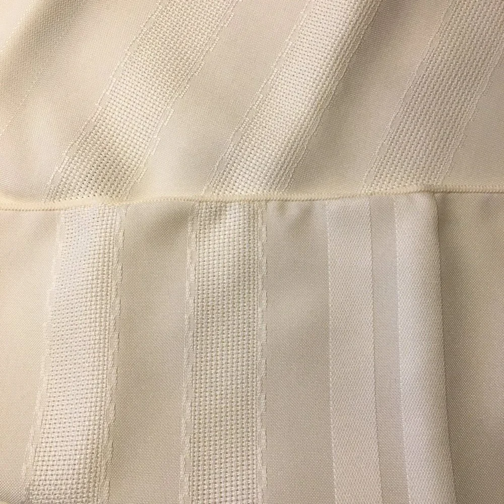 TOWN & COUNTRY LINEN Dinner Napkins NEW!
